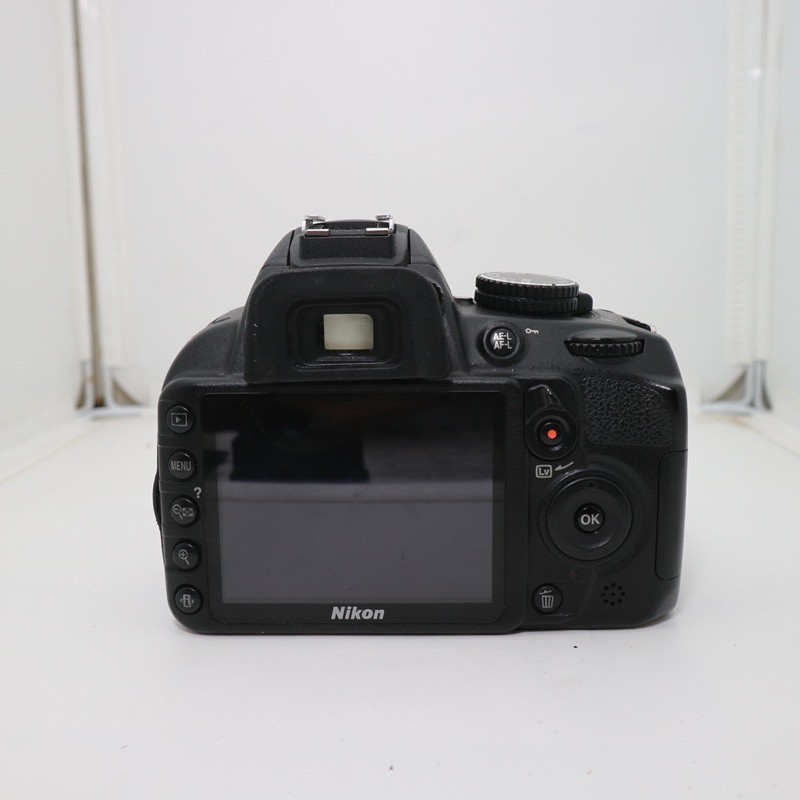 Nikon D3100 kèm lens Nikon 18-55f3.5-3.6 VR