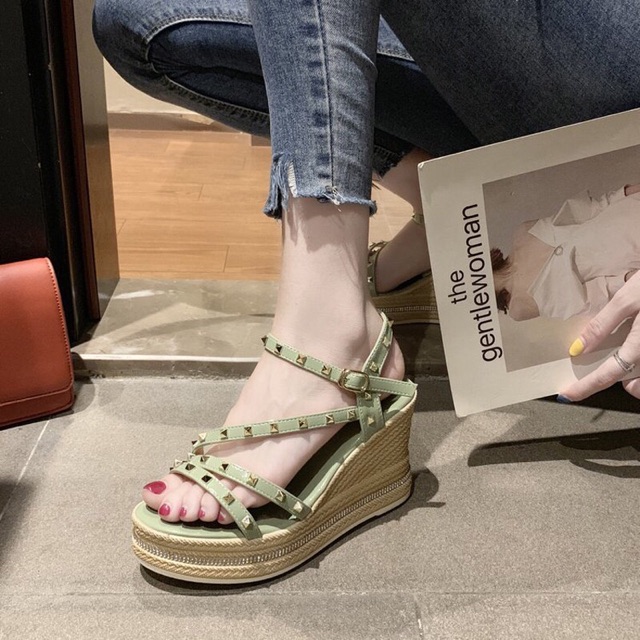 SANDAL ĐINH ĐẾ XUỒNG gót 9cm