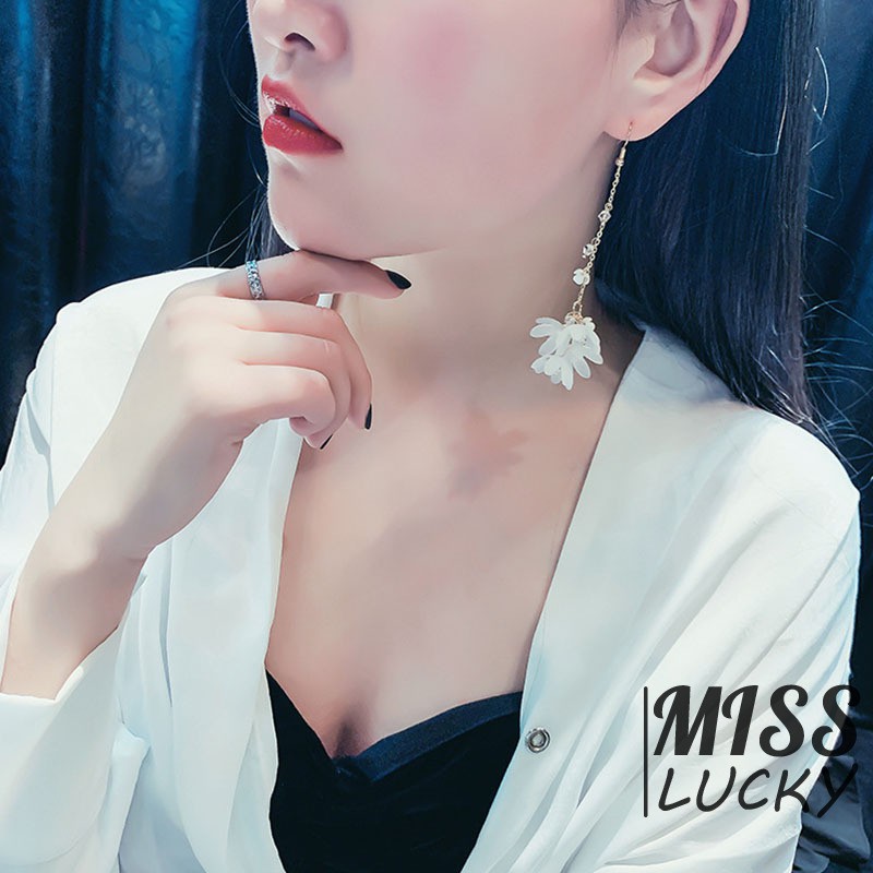 Khuyên tai nữ kiểu dáng không đối xứng thời trang cá tính