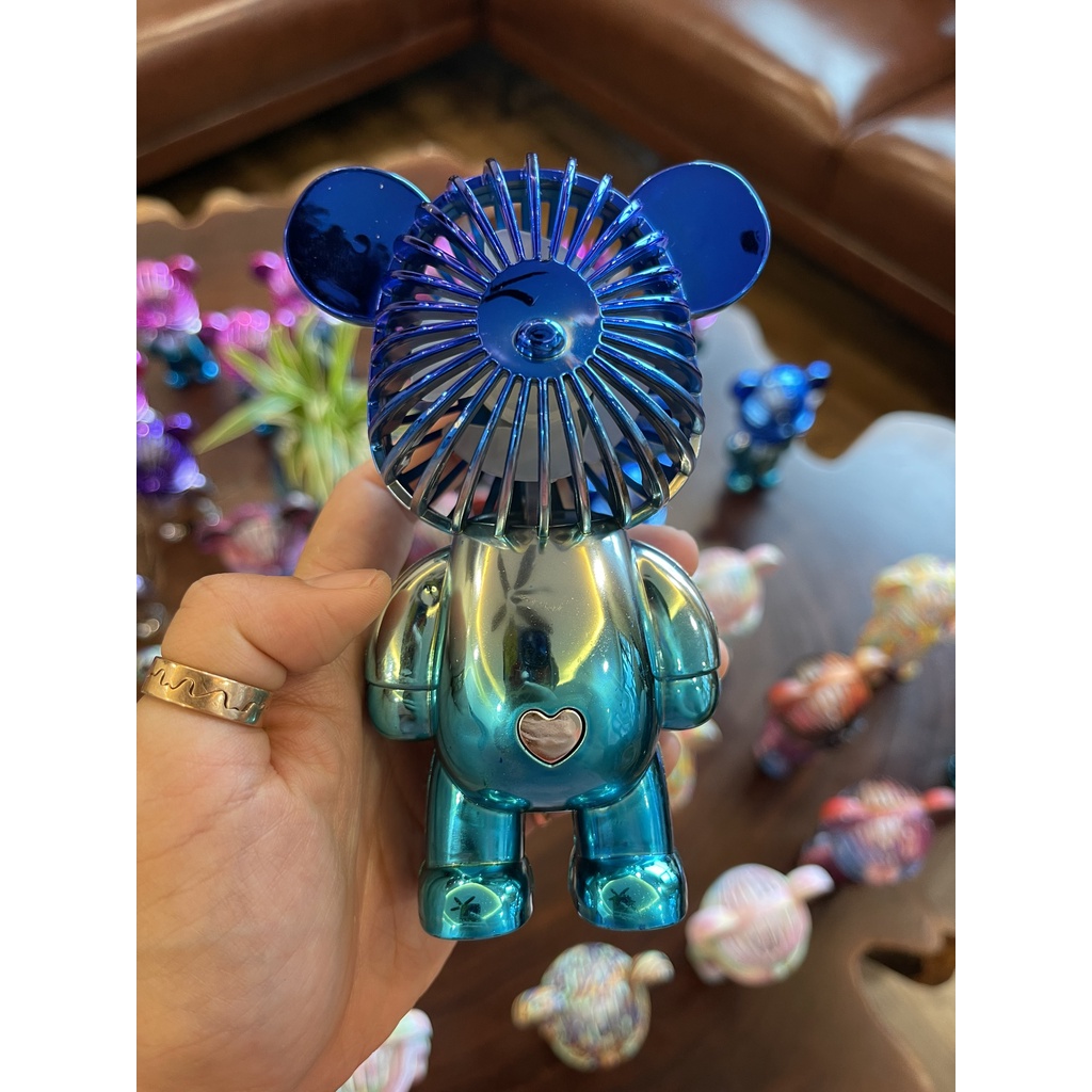 Gấu Bearbrick Cầm Tay Màu Sắc Để Bàn Trang Trí Bàn Học Đa Năng Cao Cấp