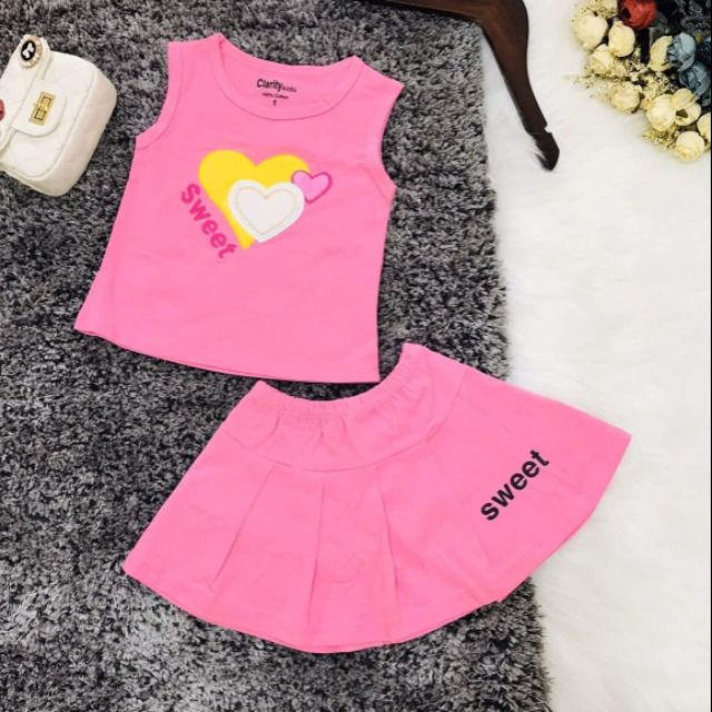 Set váy có quần chíp + áo họa tiết trái tim Sweet cho bé gái