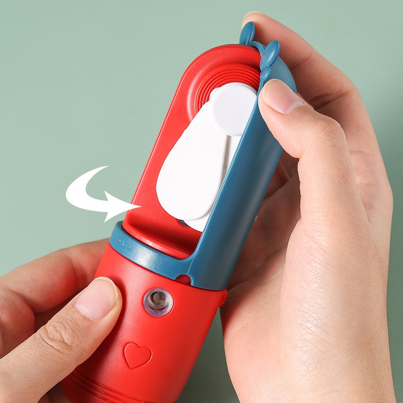 Quạt Cầm Tay Mini Sạc USB Tiện Lợi (Màu Sắc Ngẫu Nhiên)