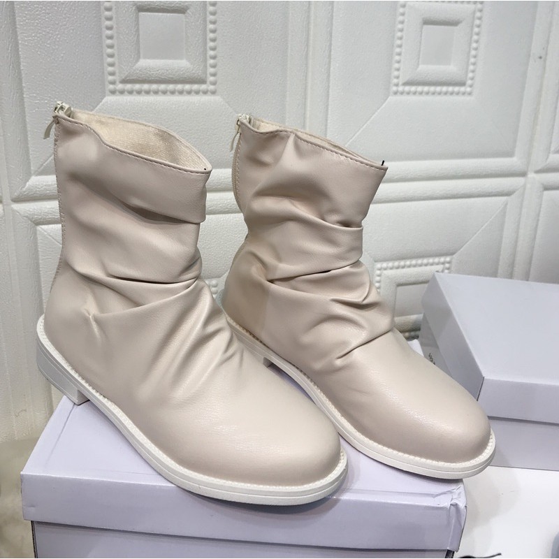 BOOT NHĂN CAO CỔ SANG CHẢNH -ảnh tự chụp