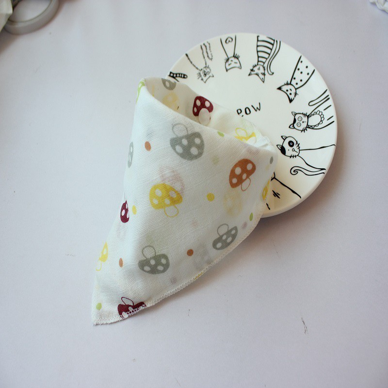 Yếm Ăn Cotton 2 Lớp Hình Tam Giác In Họa Tiết Xinh Xắn Dành Cho Các Bé