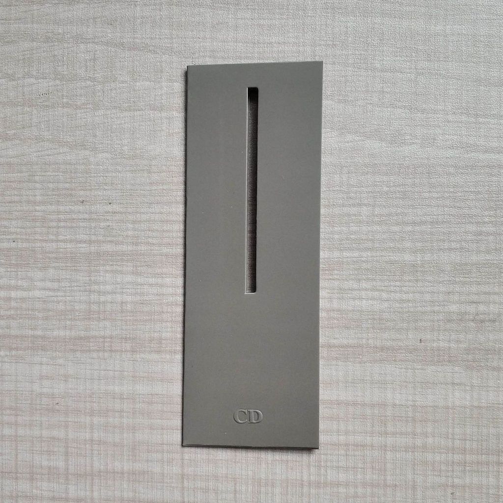 Nhãn Dán Quần Áo Hình Logo Thương Hiệu Đẹp Mắt Tiện Dụng