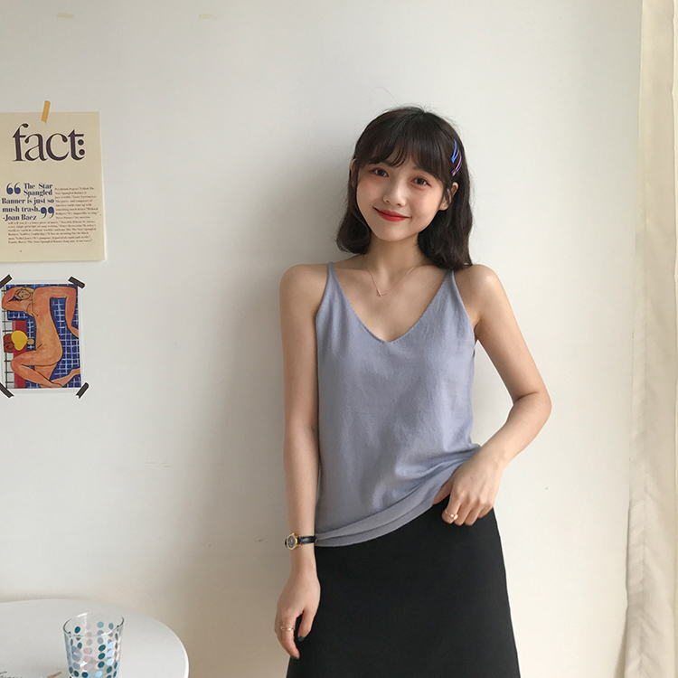 Áo hai dây dệt kim cổ chữ v form rộng thoải mái hợp thời trang | BigBuy360 - bigbuy360.vn