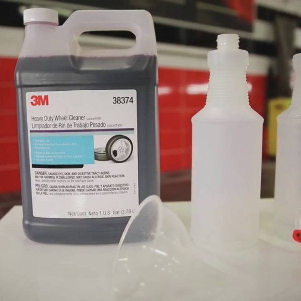 Bình vệ sinh vết bẩn cứng đầu 3M Heavy Duty Wheel Cleaner 38374 3.78l