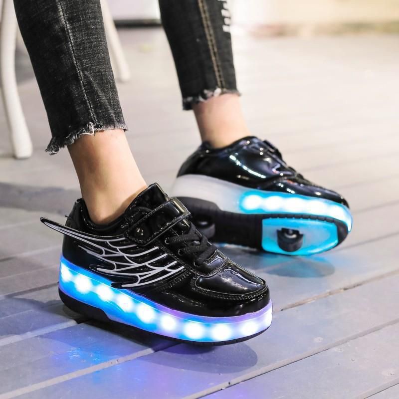 Giày thể thao kiêm patin cho mọi lứa tuổi có đèn sáng đế sạc pin đủ size