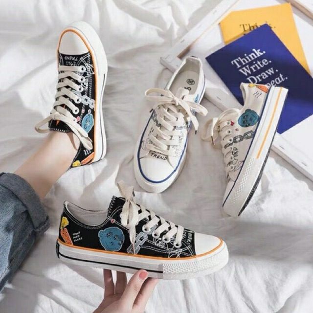 Giày thể thao nữ họa tiết xích