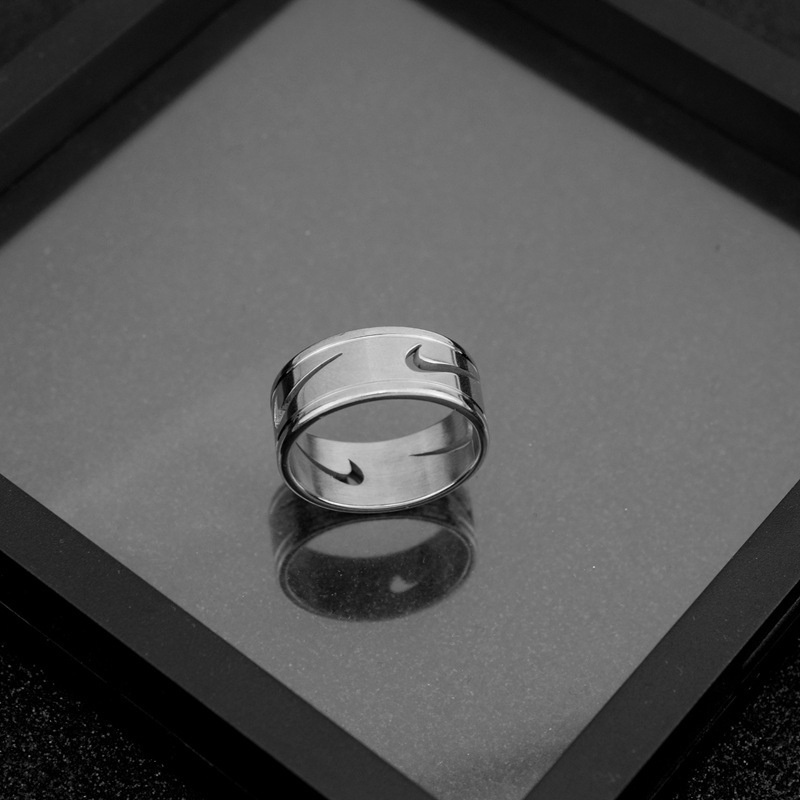 Nhẫn đeo tay kim loại phong cách hip hop cho cặp đôi