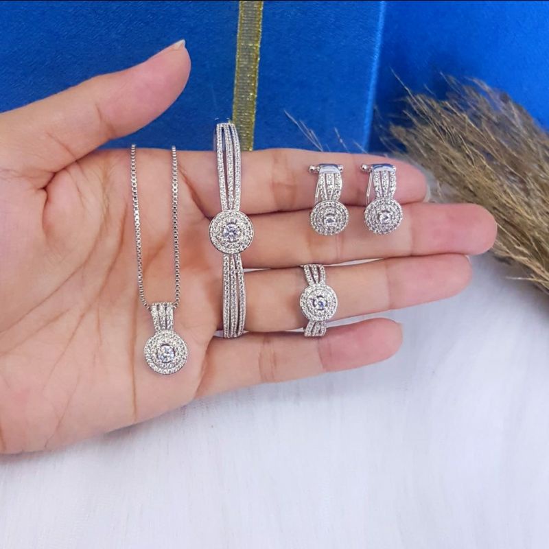1 bộ trang sức kim cương chất lượng cao bền và bền