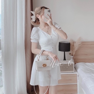 ĐẦM BỐ TRẮNG NƠ LƯNG HÀNG NÚT CỔ V