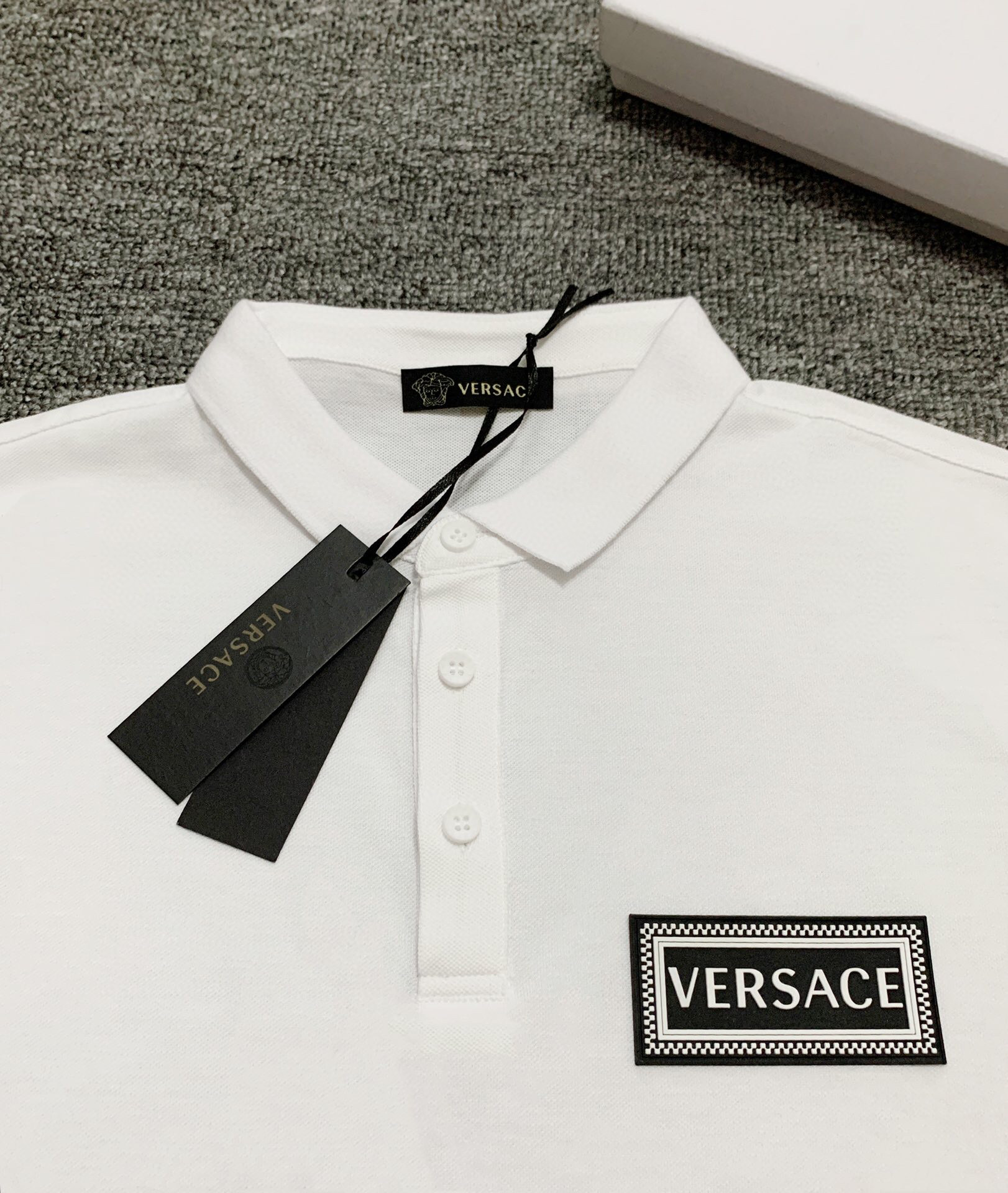 VERSAC Summer 2020 men short sleeve logo badge leather polo pure cotton t-shirt can not buy