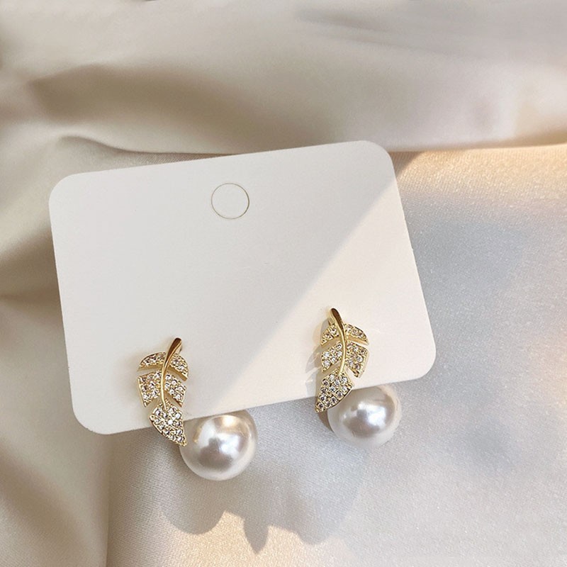 Đôi bông tai mạ bạc 925 hình chiếc lá đính hạt ngọc trai xinh xắn thời trang