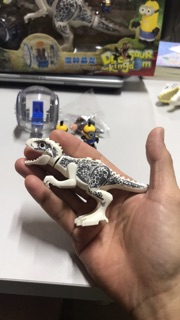 Khủng long bạo chúa lắp ráp