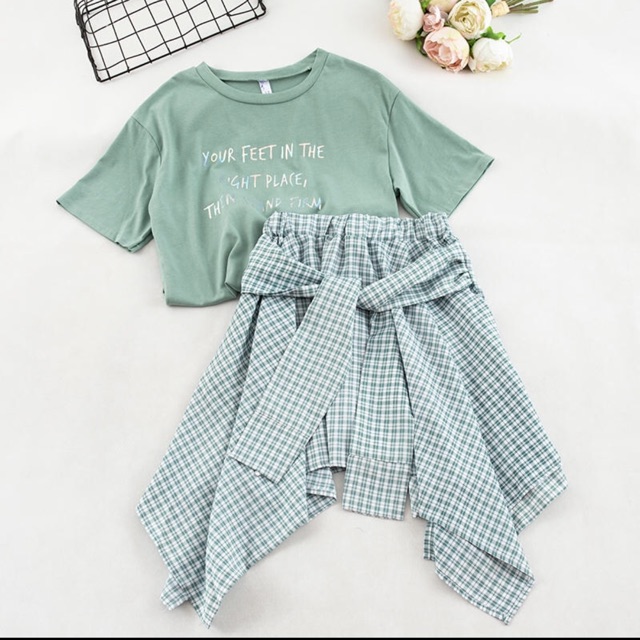 Set áo thun + cv caro [có sẵn ]