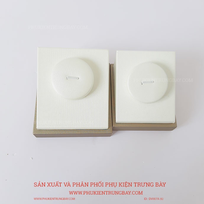 ĐẾ TRƯNG BÀY VÒNG TAY TRANG SỨC MÀU TRẮNG DV007A