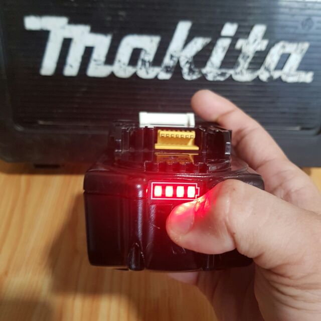 Pin MAKITA 18volt BL1850B LIKENEW 99.99% !!!