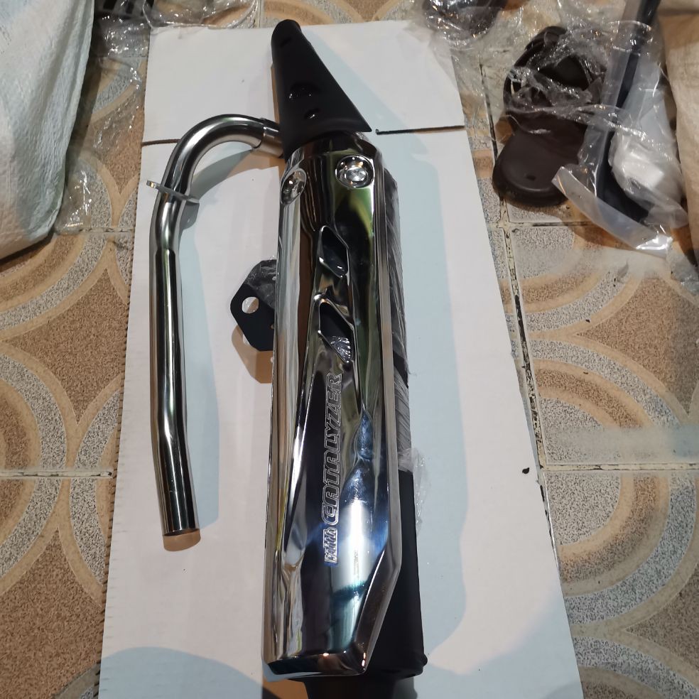 Pô xe máy, pô sirius rc, thiết kế móc sẵn kiểu exciter 2010 che pô, chất liệu inox