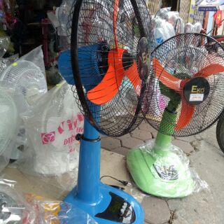 Sỉ 2 quạt bàn rút cực mát
