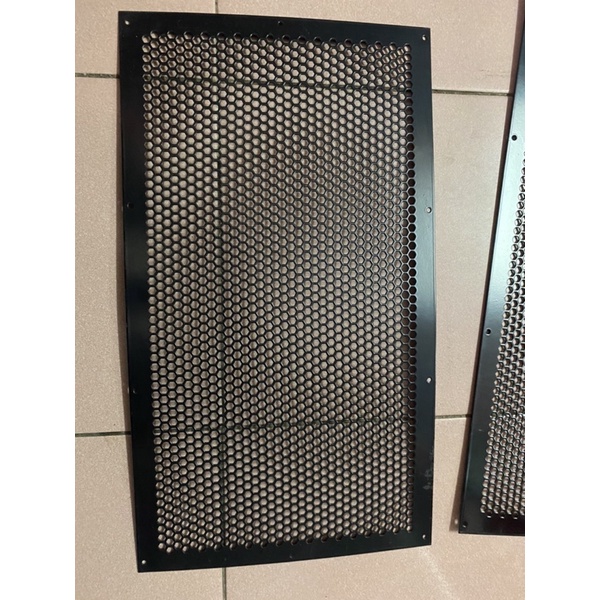 Lưới loa 32.5cmx57cmx1,2    150k/1 sản phẩm