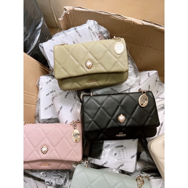 Túi lyn ô trám đeo chéo trái tim ngọc