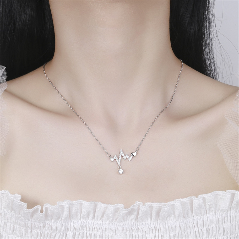 vòng cổ Hợp Kim Mặt Hình Trái Tim Đính Đá Xinh Xắn Cho Nữ