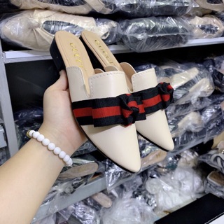Dép sục nơ kẻ