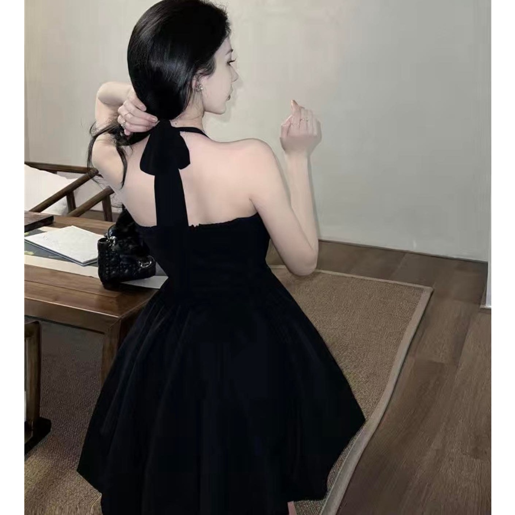 Váy cổ yếm nữ hai dây dáng xòe