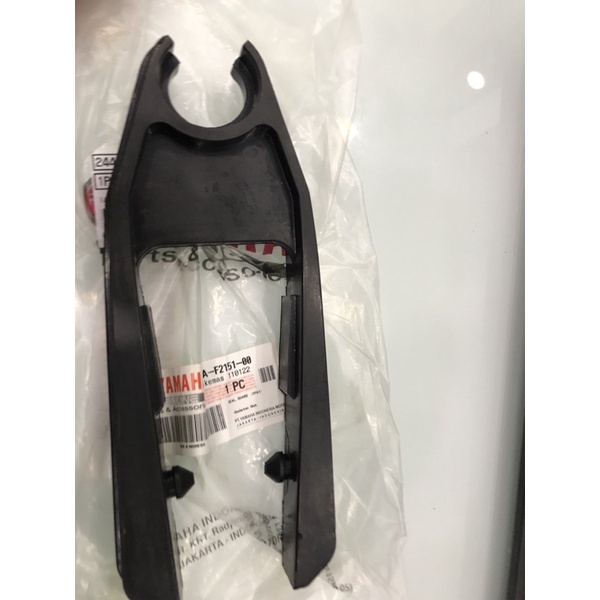 Tấm bảo vệ chính hãng Yamaha cho xe FZ150 - Yamaha Town Hương Quỳnh