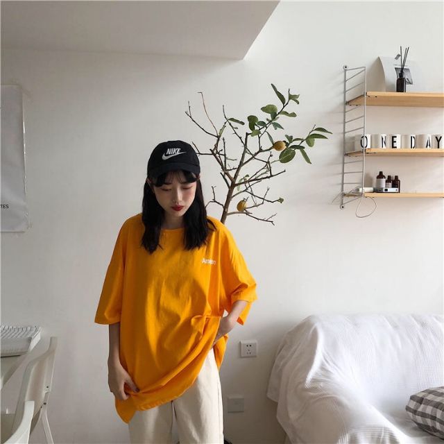 Áo thun tay lỡ《kèm hình thật》 chai Wonderland.