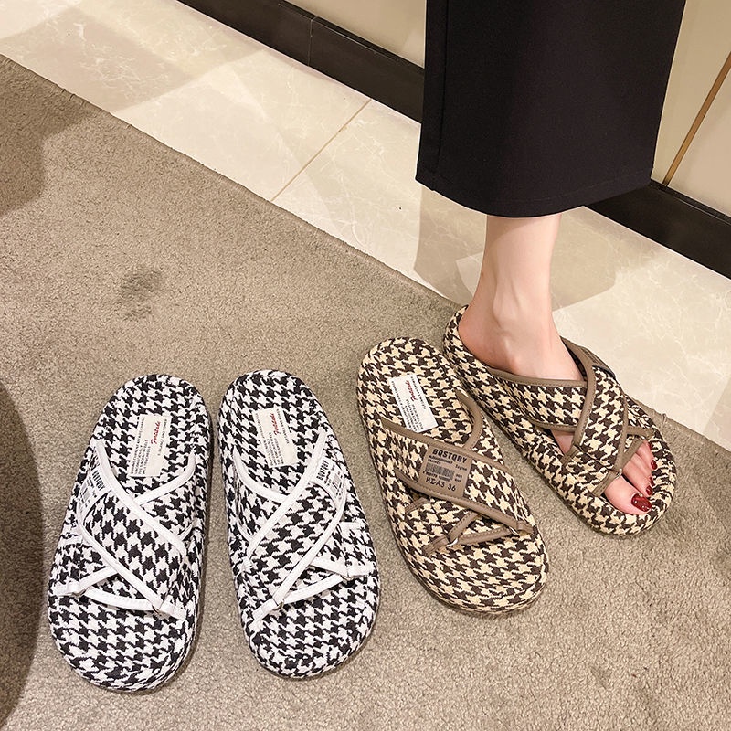 Giày Đi Biển Đế Dày Quai Chéo Bằng Da Lộn Hàng Mới Dành Cho Bạn Nữ TTH351