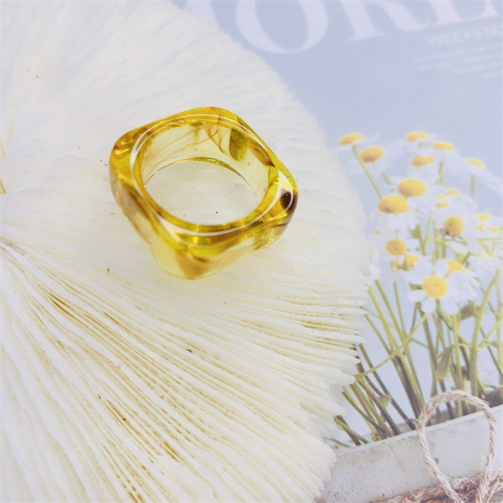 Nhẫn Nhựa Trong Suốt Thiết Kế Ấn Tượng