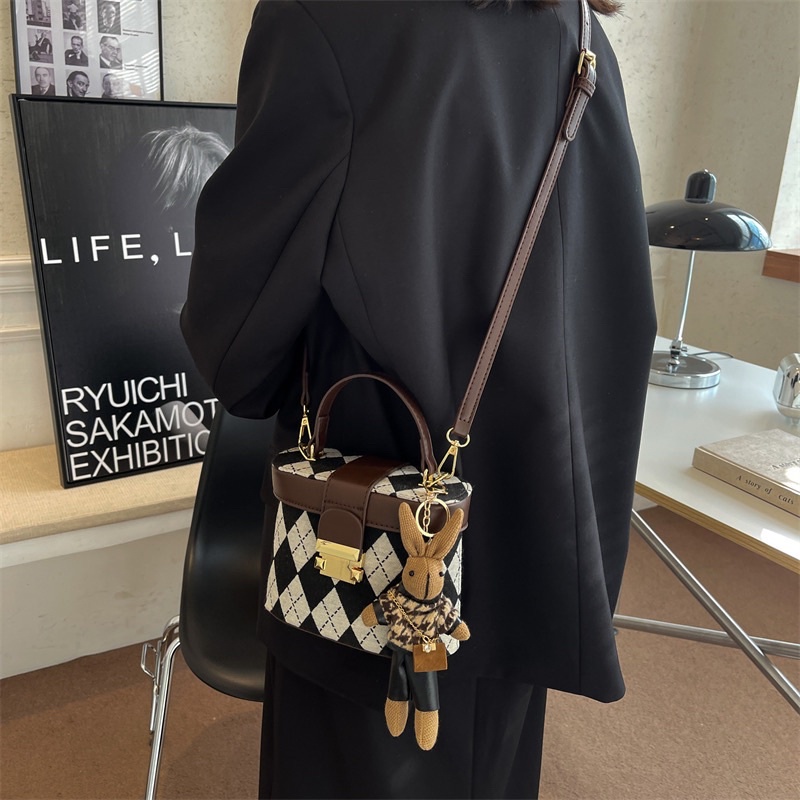 Túi Xách Dáng Hộp Kèm Quai Xách Tay Hoạ Tiết Kẻ Caro Hàng Thời Trang Cao Cấp