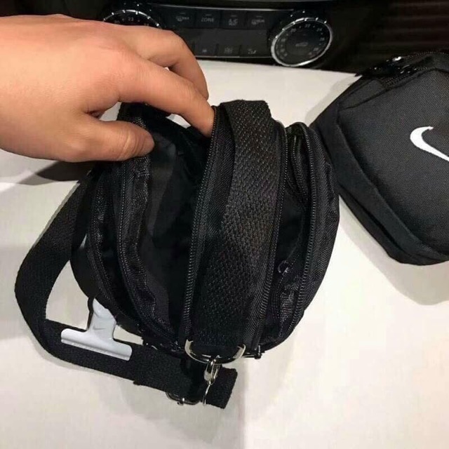 TÚI ĐEO CHÉO NIKE MINI SWOOSH SHOULDER BAG 90-119