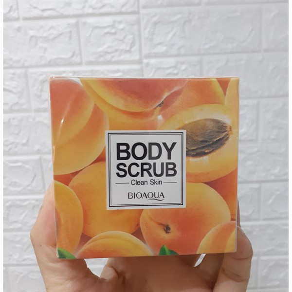 Gel tẩy da chết body dưỡng ẩm sáng da Bioaqua 120g