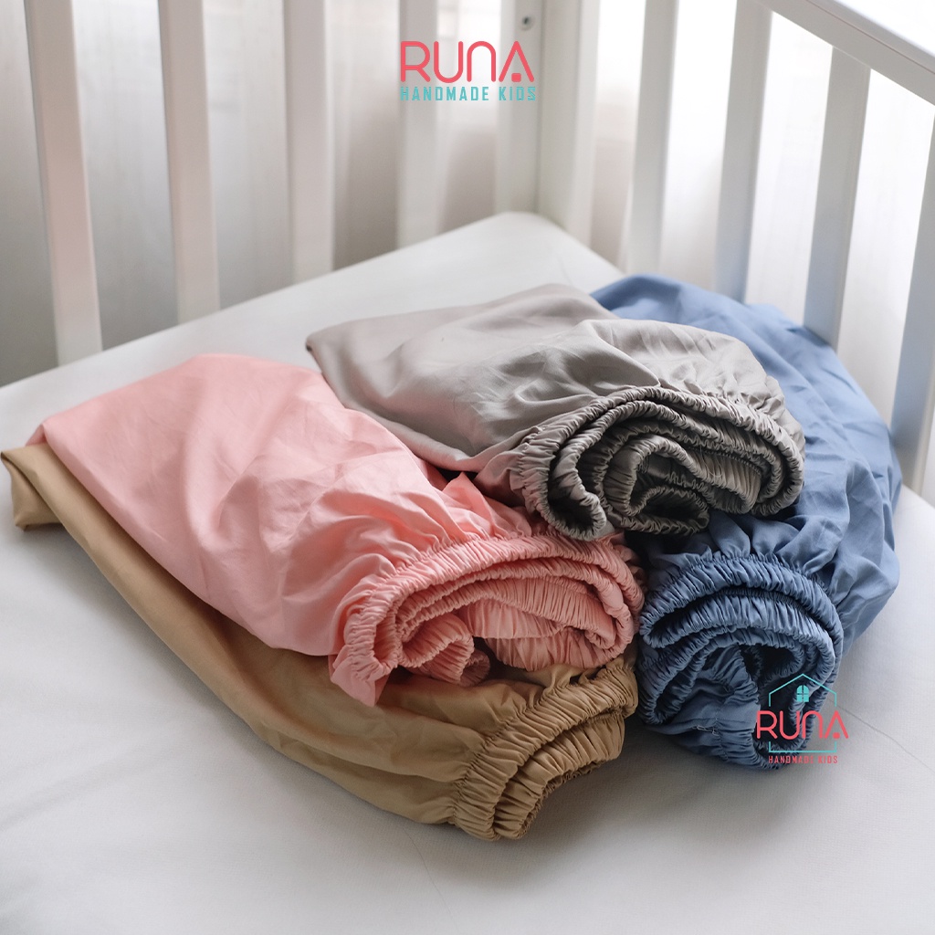 Ga chun bọc nệm cũi của bé RUNA KIDS chất liệu Satin cao cấp mềm mịn thoáng mát an toàn cho da bé kích thước 56x100cm