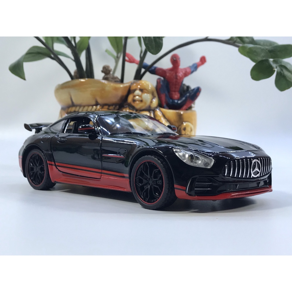 Mô hình xe ô tô Mercedes AMG GT R tỷ lệ 1:24