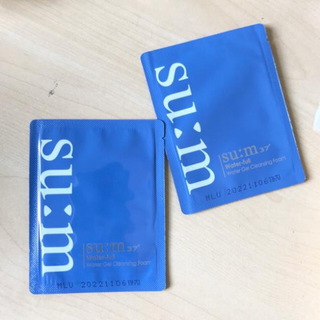 1 gói sữa rửa mặt làm sạch cấp ẩm cho da nhờn mụn