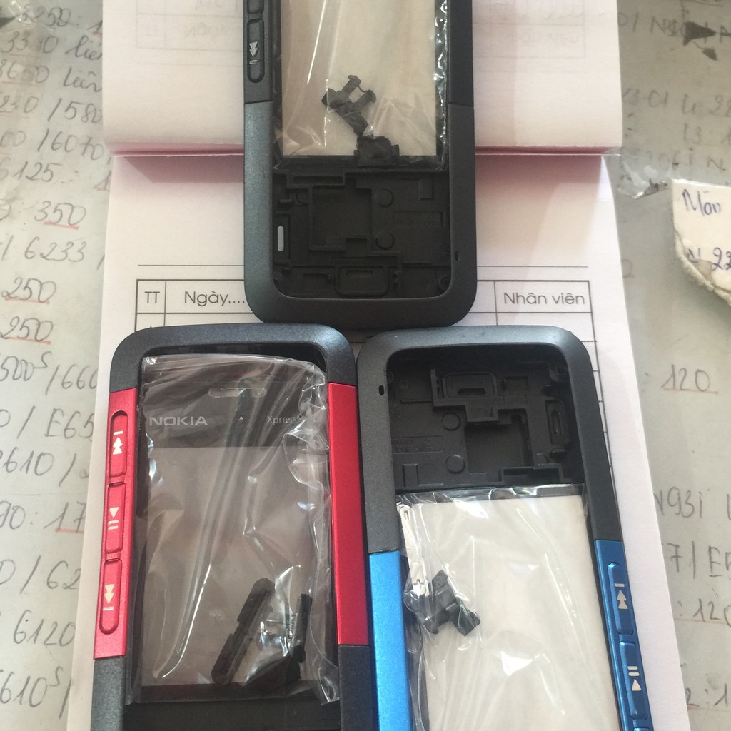 Vỏ nokia 5310 có xương không kèm bàn phím hoặc chỉ có nắp sau, xương ko kèm vành mt.
