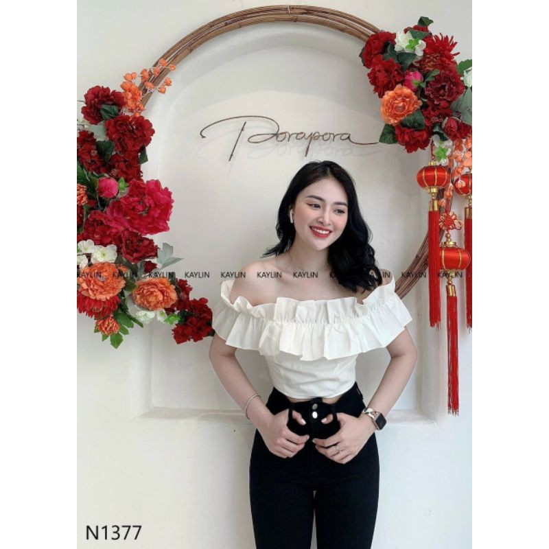 Áo trễ vai croptop vải voan màu trắng đen bông ngay vai shop Tiến Linh