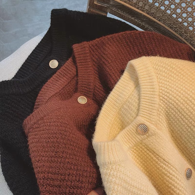 𝗺𝗶𝗲 𝘀𝘁𝘂𝗱𝗶𝗼 - SẴN 1 SỐ MÀU Cardigan cài cúc cổ tròn tiểu thư