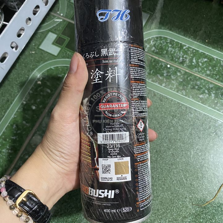 Sơn Xịt Samurai chuyên dùng cho xe máy màu xanh dậm 23/116 chống cháy, chống rạn nứt, vòi xịt chống chảy