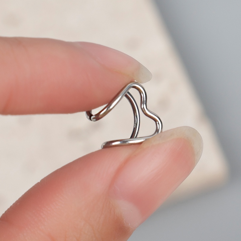 Khuyên Kẹp Vành Tai Hai Lớp Hình Trái Tim Màu Sắc Bạc Đơn Giản