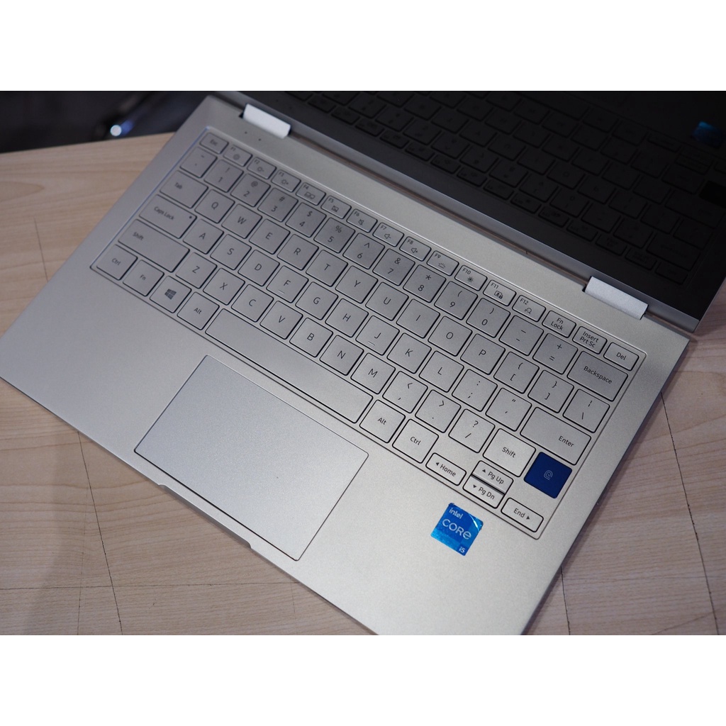 Laptop Galaxy Book Flex2 white