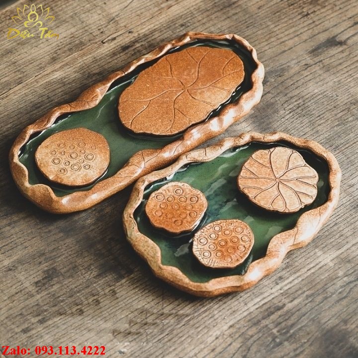 Khay trà bằng gốm sứ hình lá sen