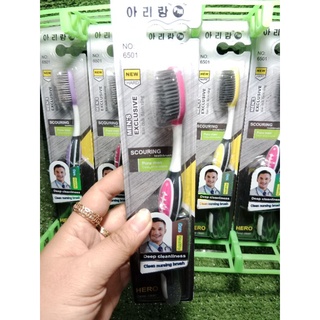 1 cây Bàn chải Đánh Răng Adangumi