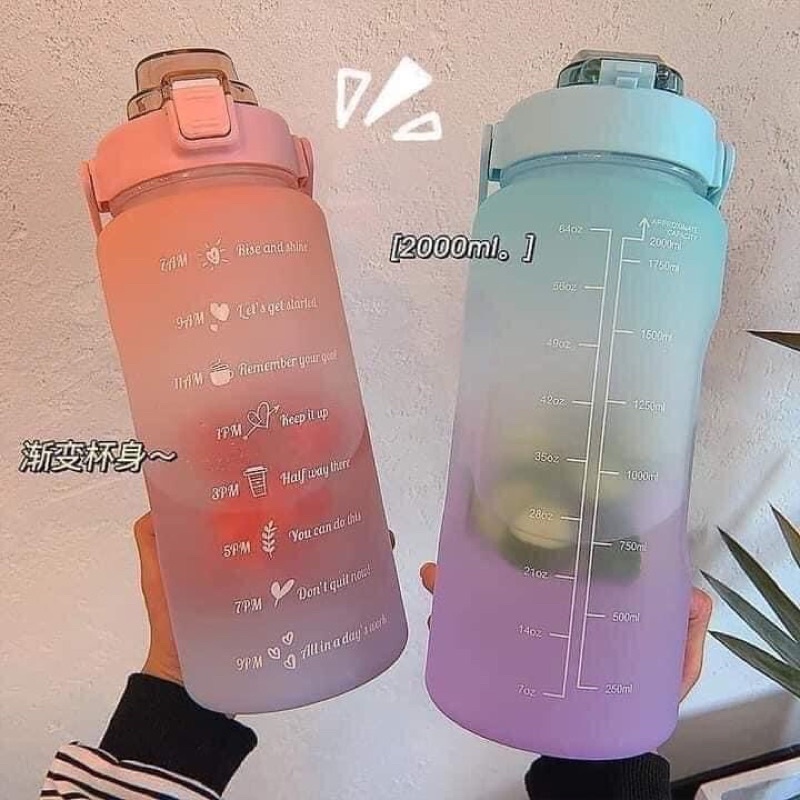 Bình nước 2 lít chia vạch, tặng kèm ống hút và sticker dễ thương