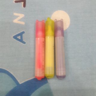 Bút dạ quang mini có mùi thơm