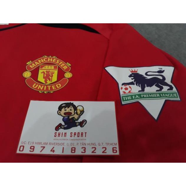 Áo đấu Manchester United 2002-2003. Hàng Retro nhập nguyên liệu trực tiếp tại Thái Lan. May tại xưởng may Việt Nam.  ཾ ྇